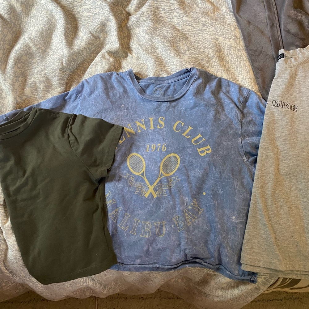 BUNDLE of short sleeve shirts